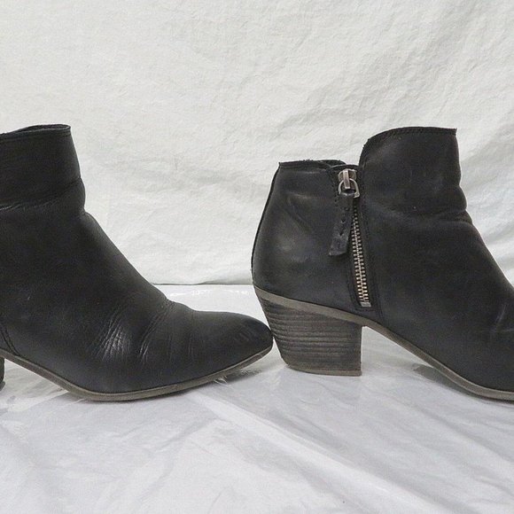Women's Frye Black 2.5" Block Heel Zip Up 6.5" Tall Ankle Boots, Size‎ 9 - Picture 6 of 6